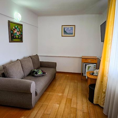Hotel Horezu Kültér fotó