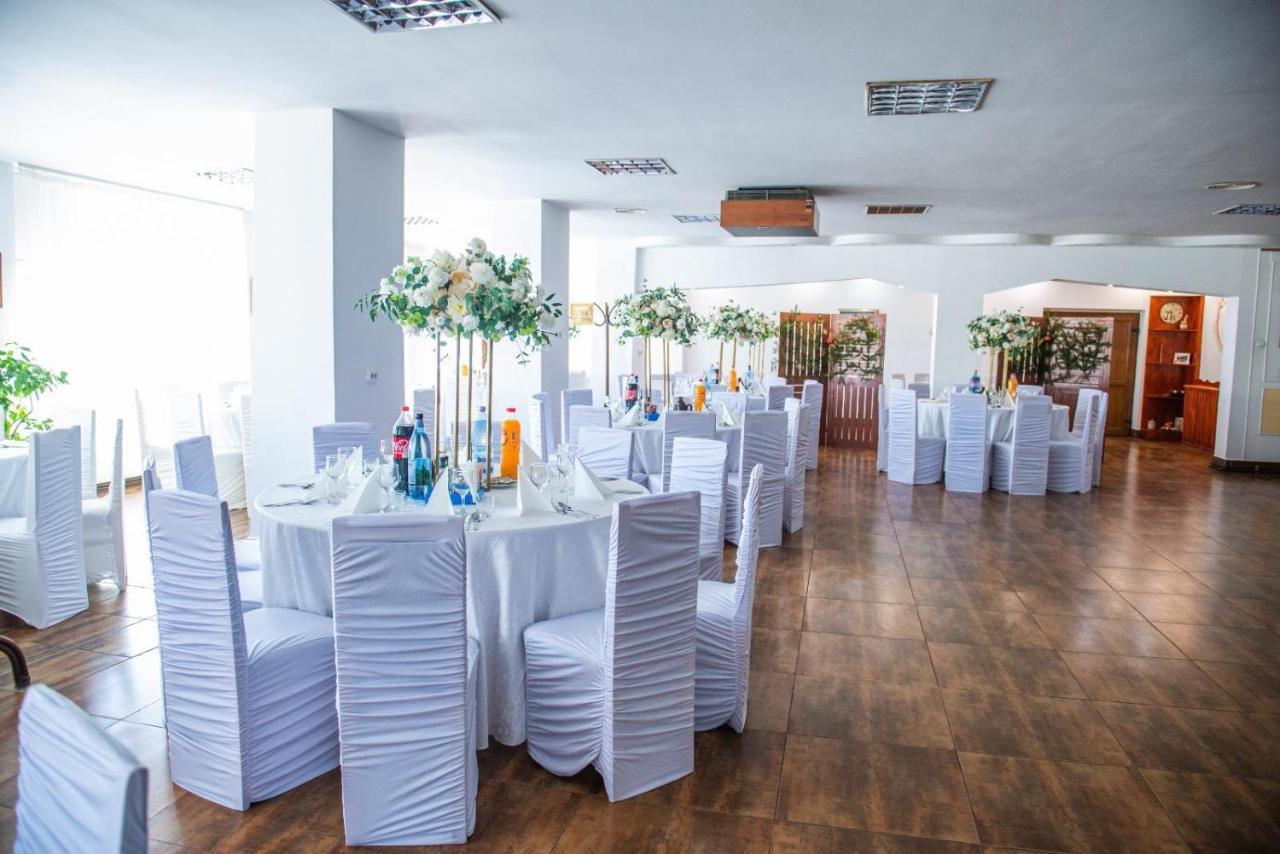 Hotel Horezu Kültér fotó