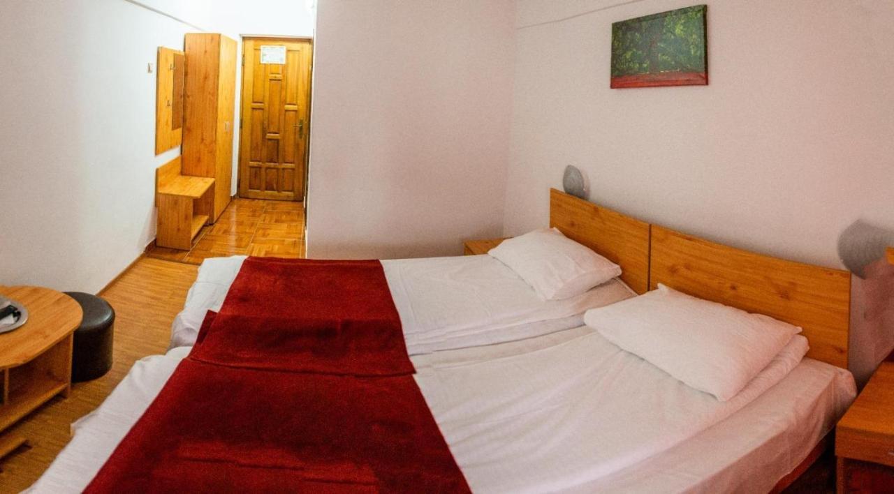 Hotel Horezu Kültér fotó