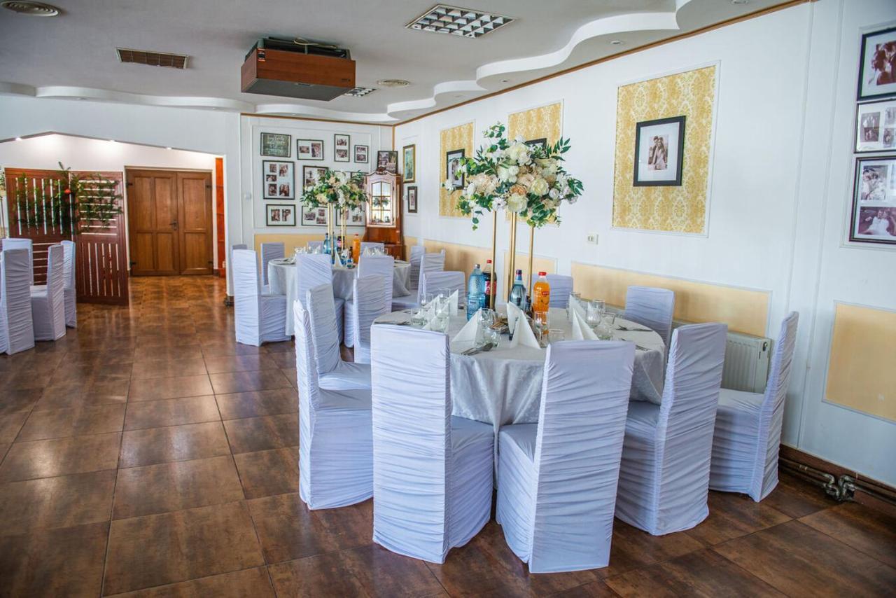 Hotel Horezu Kültér fotó