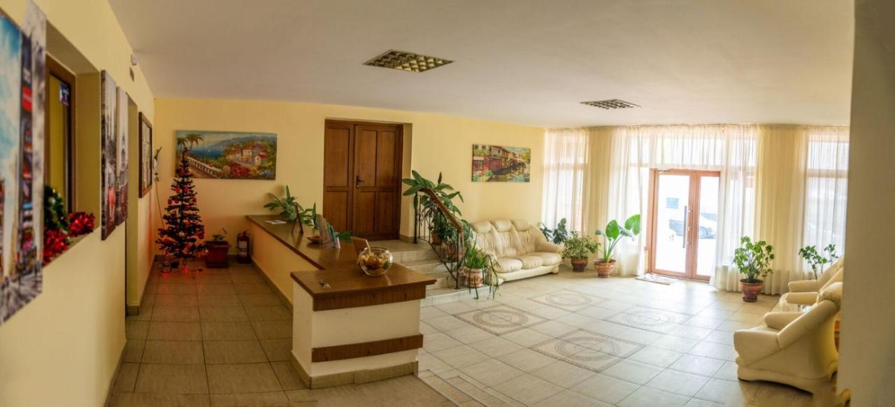 Hotel Horezu Kültér fotó