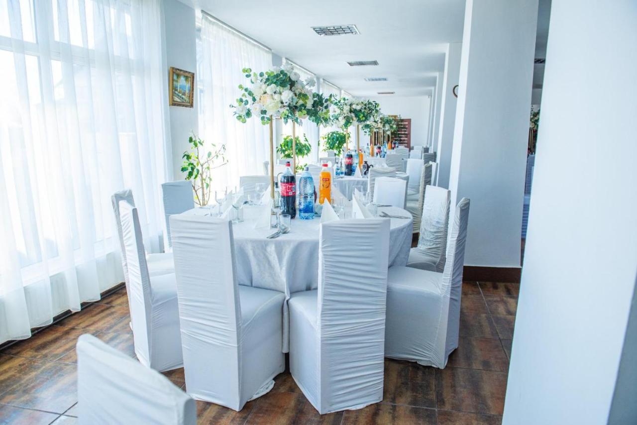Hotel Horezu Kültér fotó