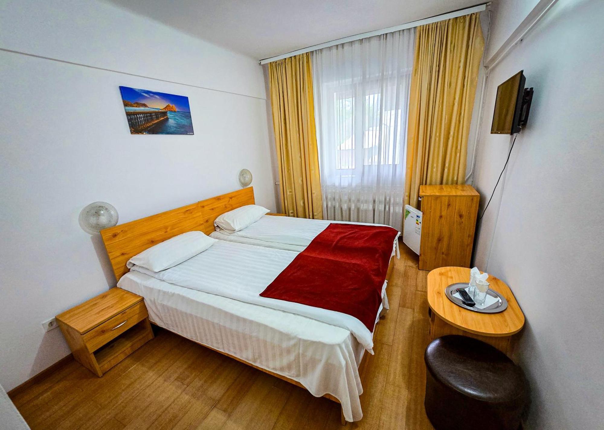 Hotel Horezu Kültér fotó