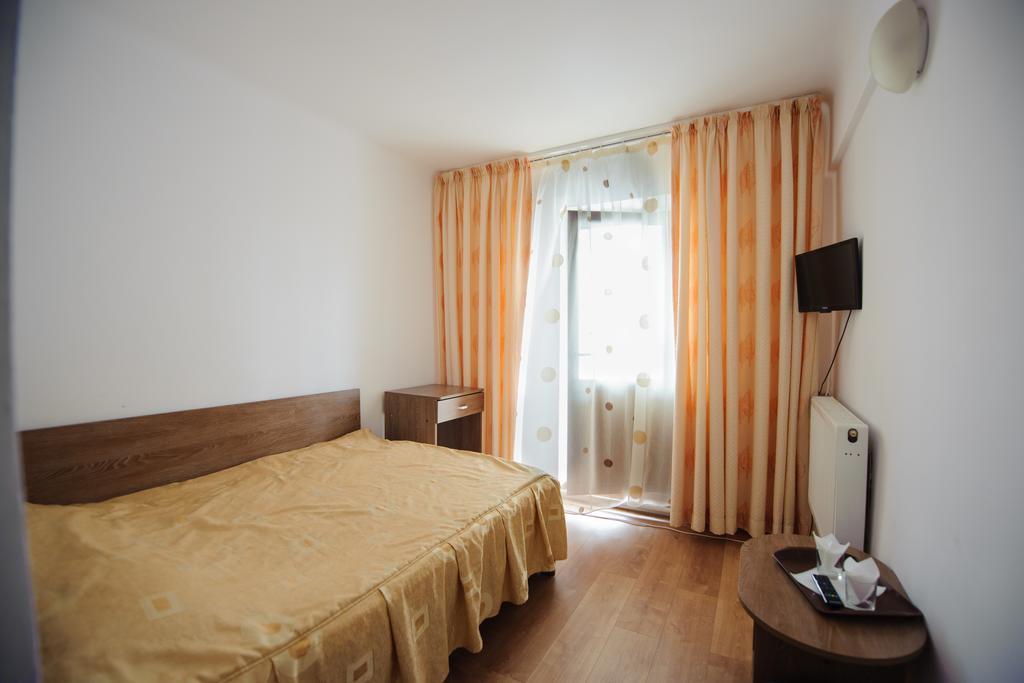 Hotel Horezu Kültér fotó